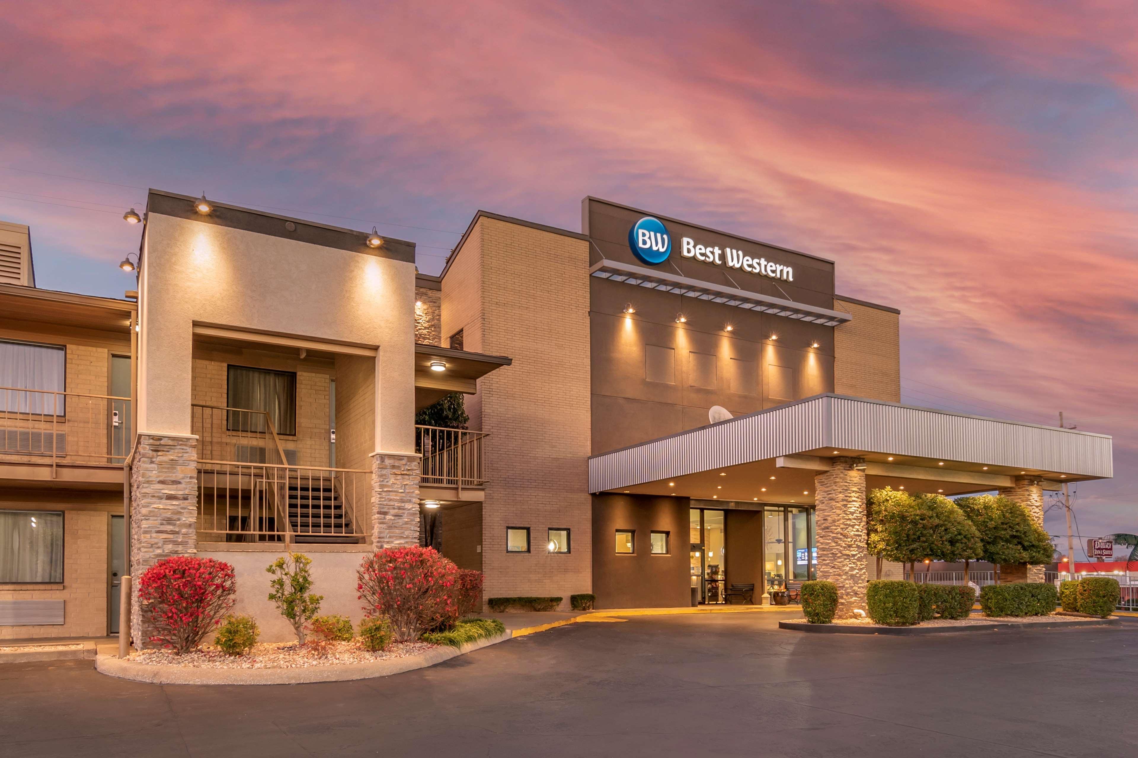 Western The Oasis At Hotel Joplin