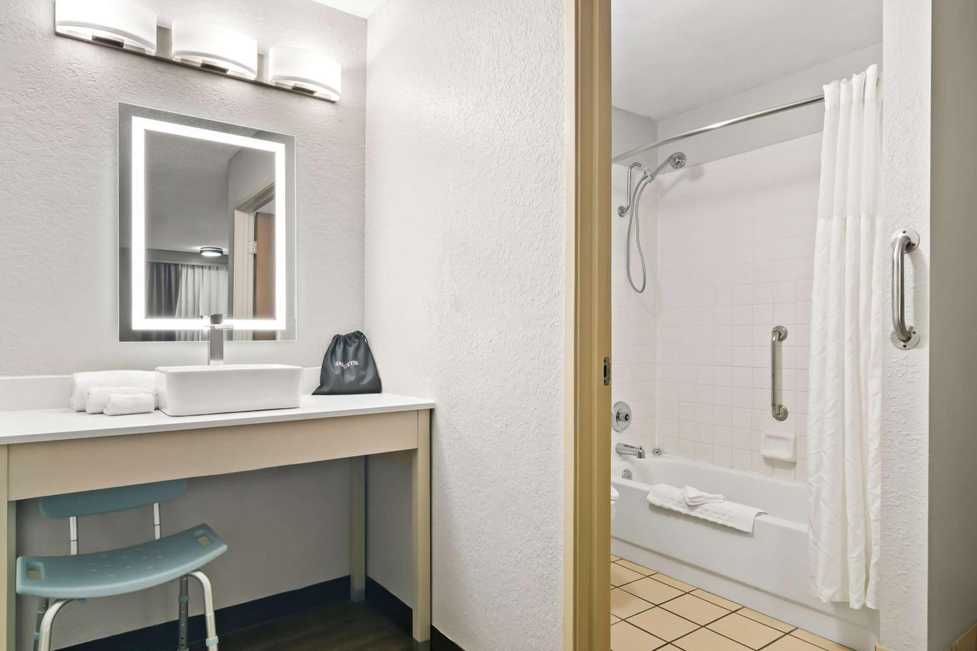 Western The Oasis At Hotel 3*