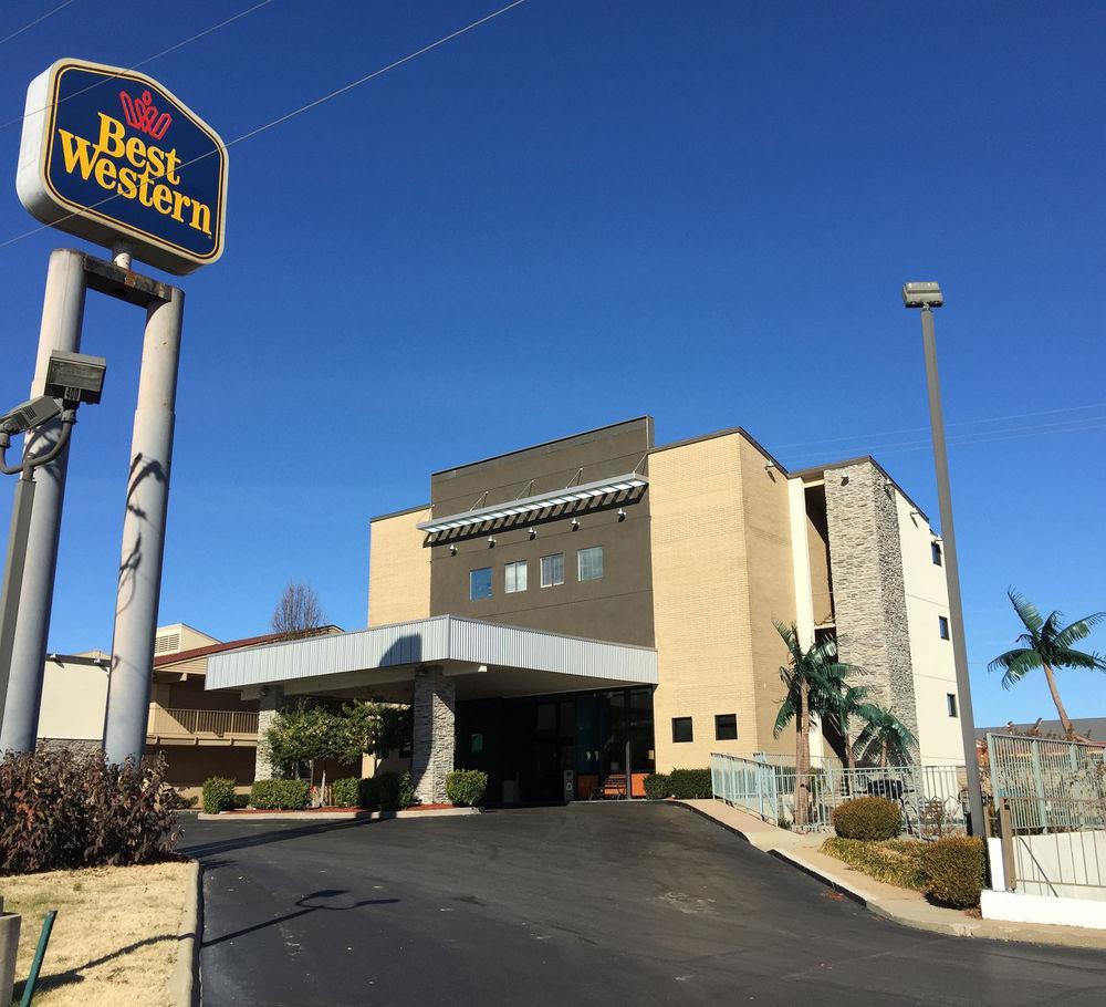 Western The Oasis At Hotel